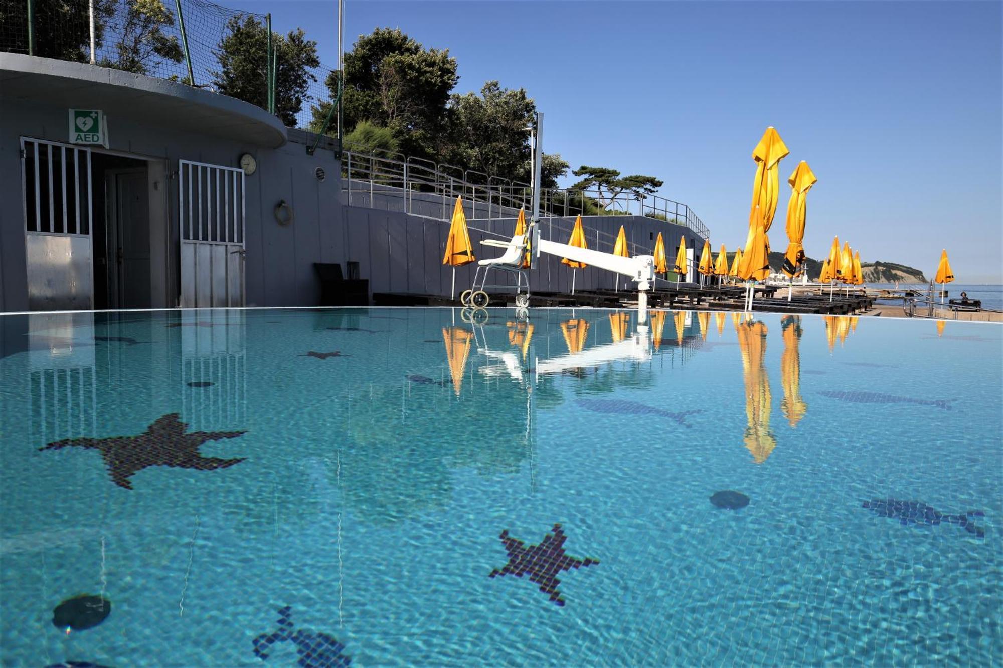 Floramare Health Resort Izola Eksteriør billede