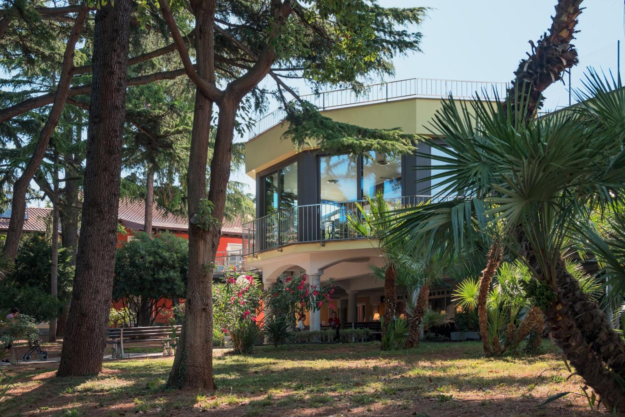 Floramare Health Resort Izola Eksteriør billede