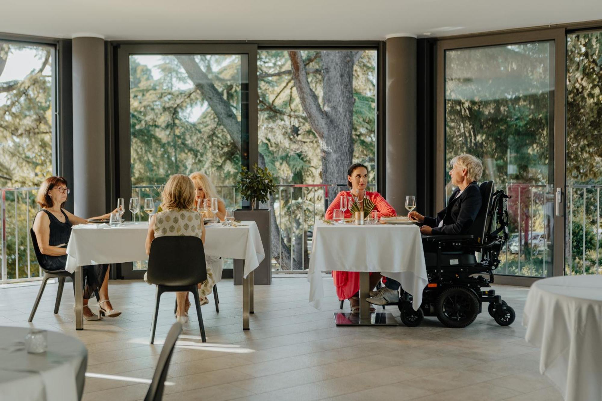 Floramare Health Resort Izola Eksteriør billede